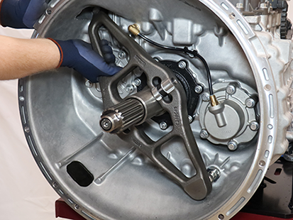 _Graphics/_Raster/TRSM0950_ReleaseBearingYoke_Removal3.png _Graphics/_Raster/TRSM0950_ReleaseBearingYoke_Removal3.png