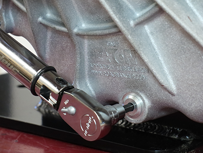 _Graphics/_Raster/TRSM0950_OilDrain_R2.png _Graphics/_Raster/TRSM0950_OilDrain_R2.png